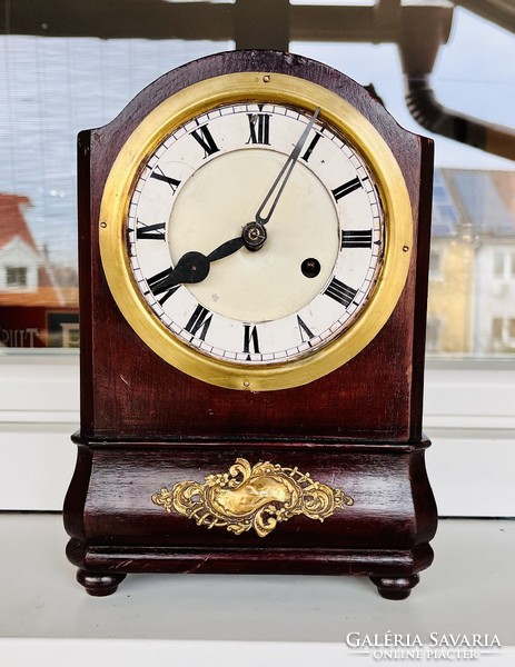 Biedermeier stílusú antik  felesütős asztali/kandalló óra