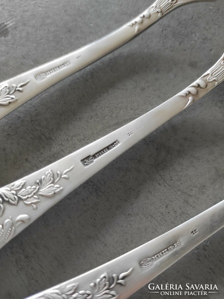 Cutlery with baroque pattern