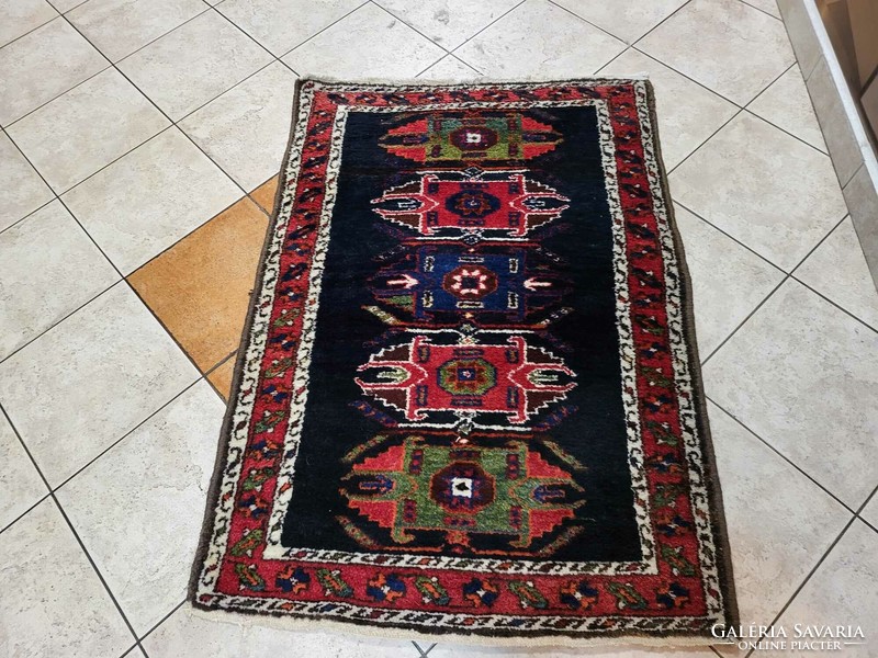 Hand-knotted 92x130 cm wool Persian rug bfz564