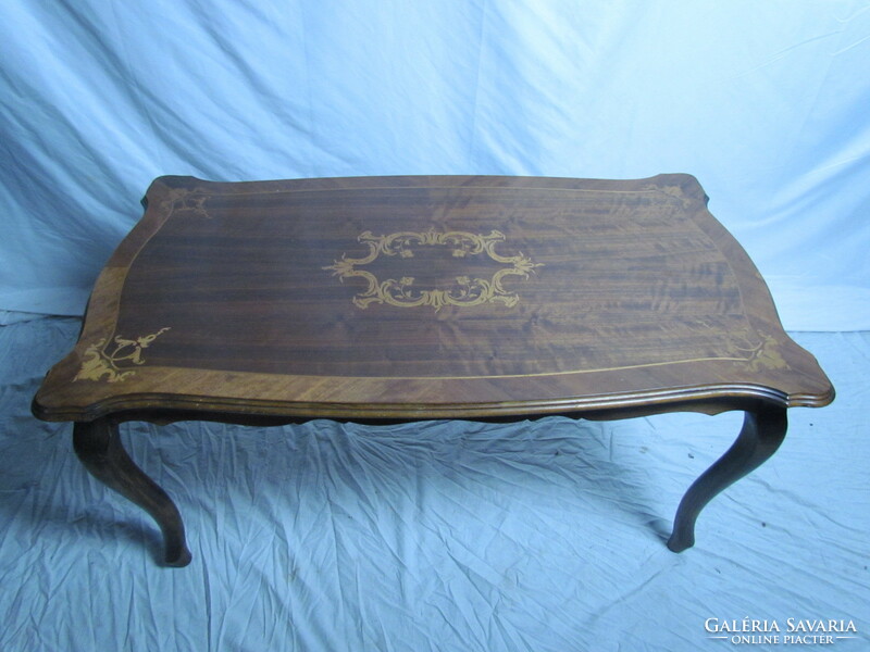 Antique neo-baroque coffee table
