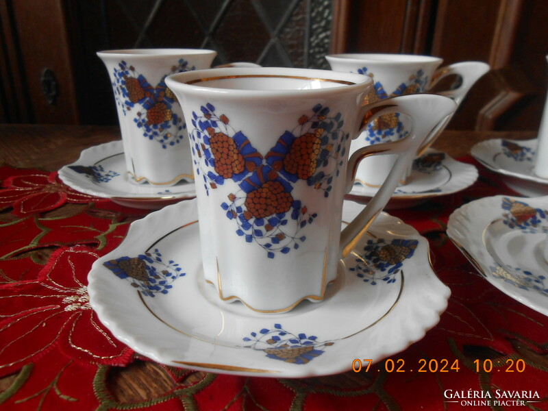 Coffee cup designed by Hollóháza Duray Lilla, marked vsqp