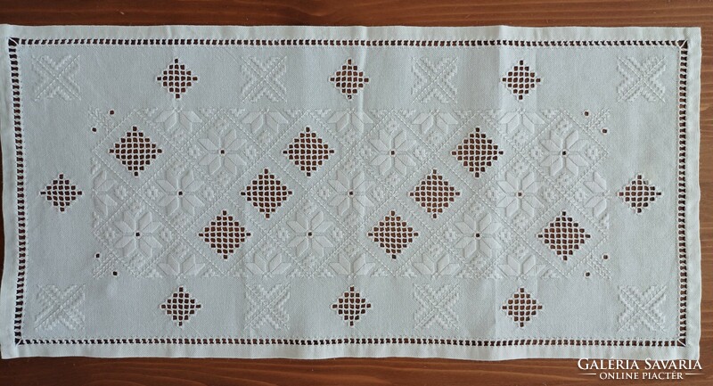 Tablecloth made with the Toledo technique