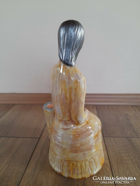 Anna Berkovits is a ceramic girl