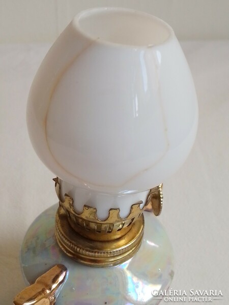Kicsi mini nosztalgia petróleum lámpa lüszteres mázos porcelán test, aranyozott díszítés virágminta