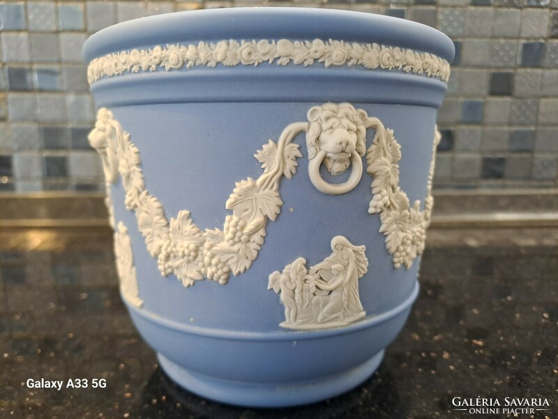 Wedgwood kék angol porcelán oroszlánfejes kaspó 11.5 cm