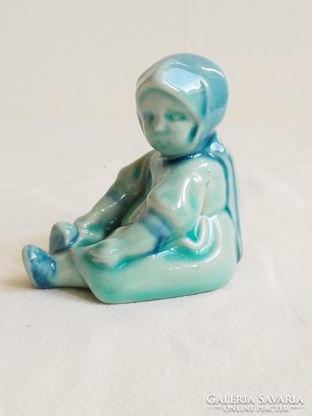 Régi fajansz kék türkiz alapmázas Zsolnay kerámia figura Sinkó András Annuska üldögélő kislány