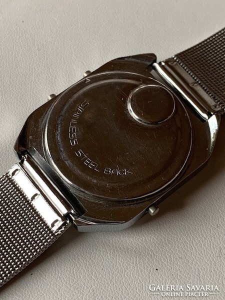 Quartz watches from the 80s (Eastern Bloc)