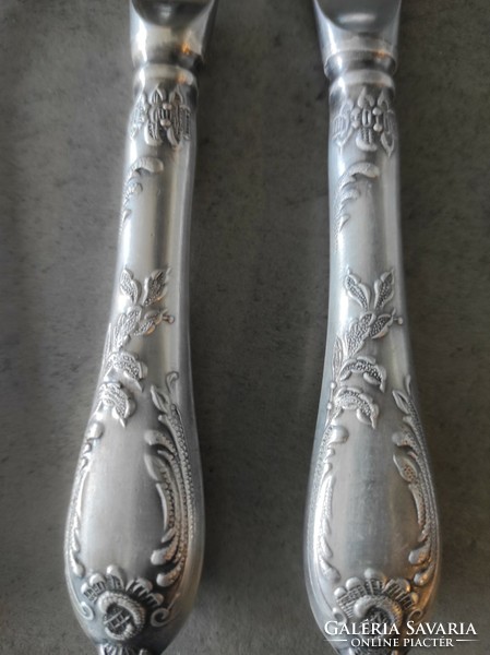 Cutlery with baroque pattern