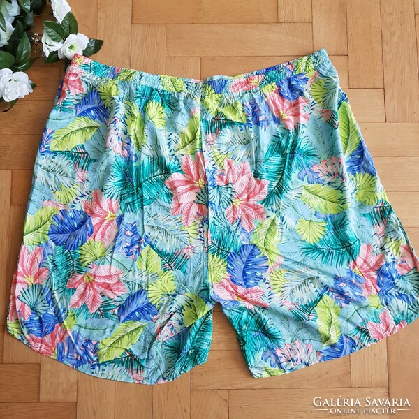 New, size 56/4xl colorful palm tree leaf pattern shorts