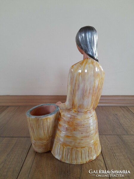 Anna Berkovits is a ceramic girl