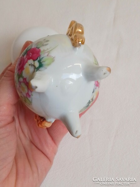 Small mini nostalgia kerosene lamp luster glazed porcelain body, gilded flower pattern decoration