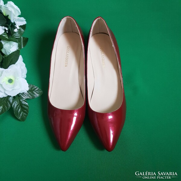 Újszerű, 40-es vörös magassarkú cipő, alkalmi magassarkú, lakkcipő