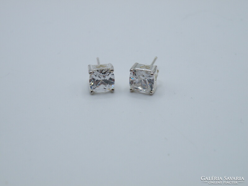 UK0147  négyszög alakú  ezüst bedugós fülbevaló átlátszó kő 925