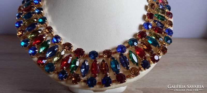 Colorful rhinestone stone necklace, neck blue