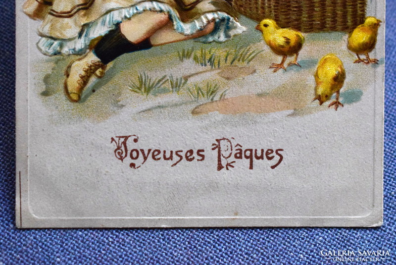 Antik dombornyomott Húsvéti  üdvözlő képeslap - kisleány kosárnyi csibével , barka  1908ból
