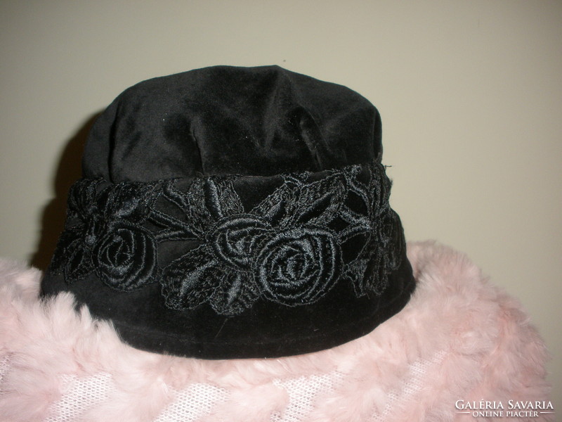 Velvet embroidered beautiful women's hat