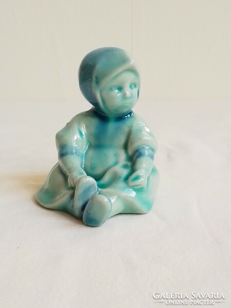 Régi fajansz kék türkiz alapmázas Zsolnay kerámia figura Sinkó András Annuska üldögélő kislány