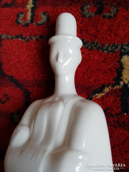Aquincum porcelán legény karba tett kézzel fehér mázas figura szobor hibátlan vitrindísz nipp