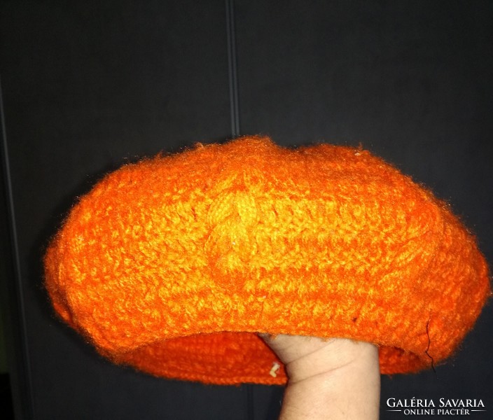 Women's knitted Swiss hat