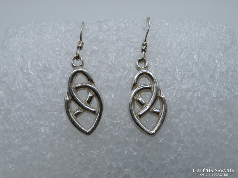 Uk0150 celtic knot shaped silver earrings with hook 925