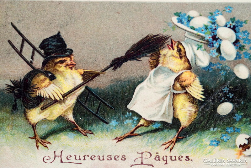 Antik  Húsvéti  képeslap  - kéményseprő csibe leveri a szakács csibe fejéről a tojásos tálat 1910ből