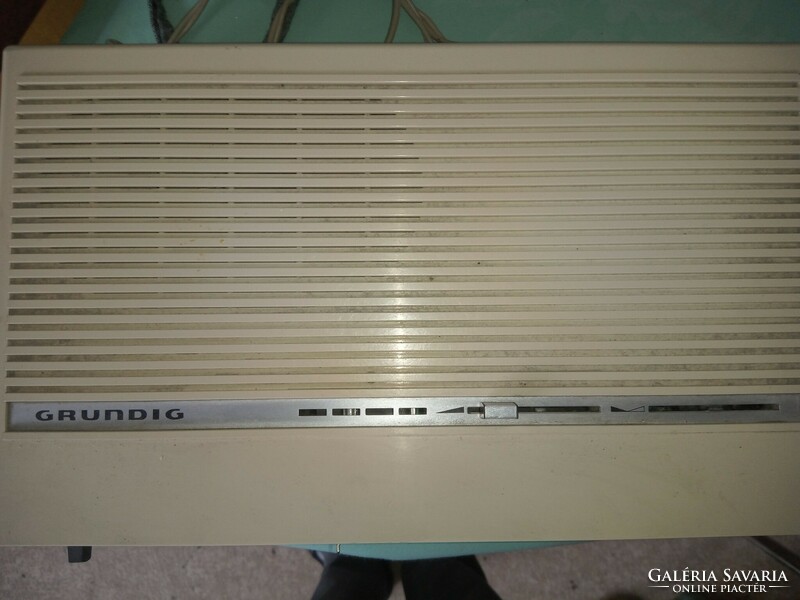 Grundig dial radio