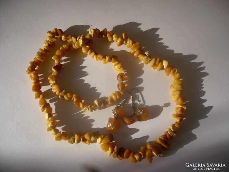 Real vintage beautiful yellow amber necklace