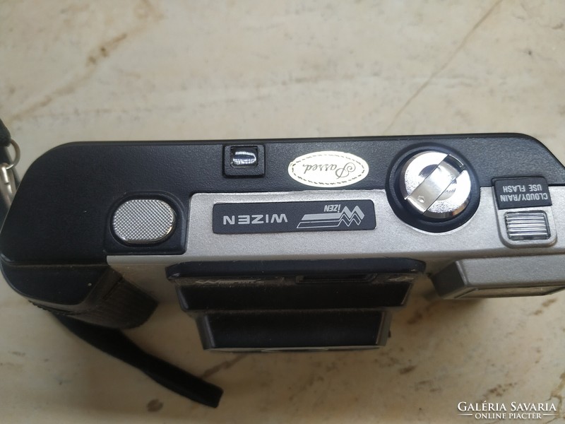 Retro Japanese camera for sale!