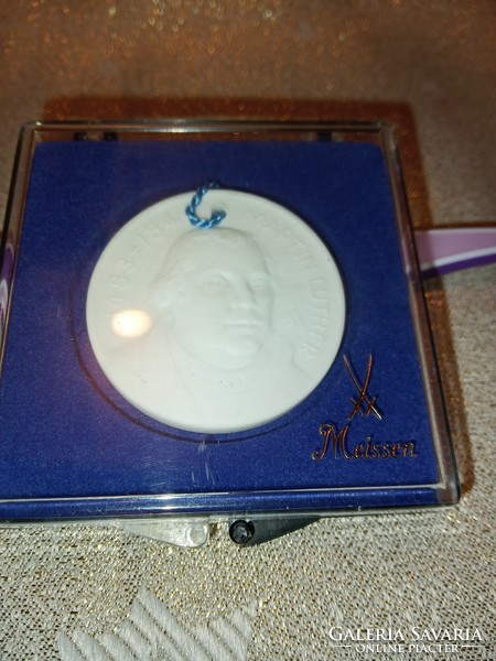 Meissen porcelain commemorative coin of Martin Luther.