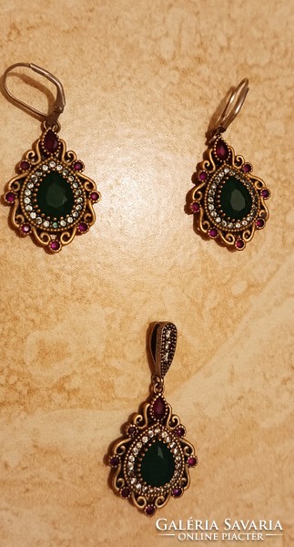 Gold-plated silver jewelry set (earrings and pendant)