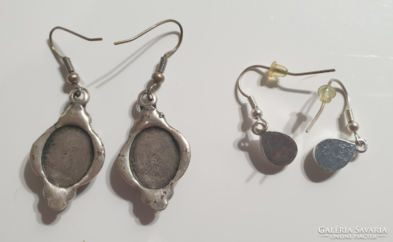3 A pair of special earrings