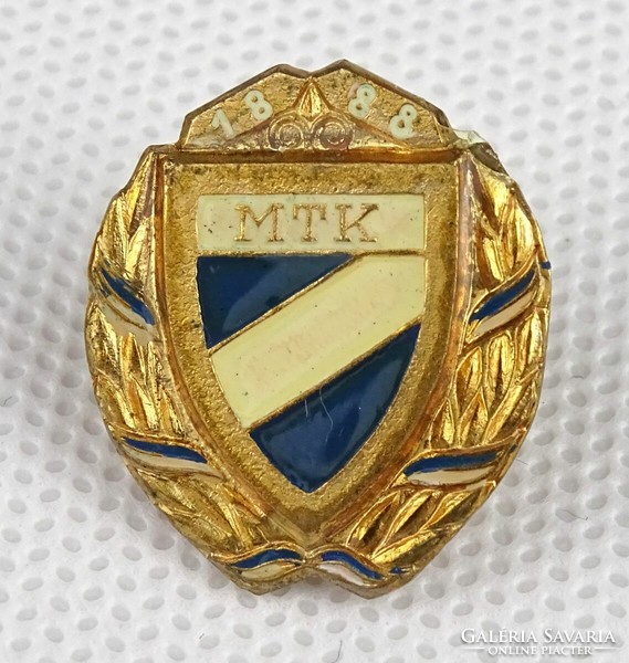 1Q320 retro football relic mtk 1888 badge