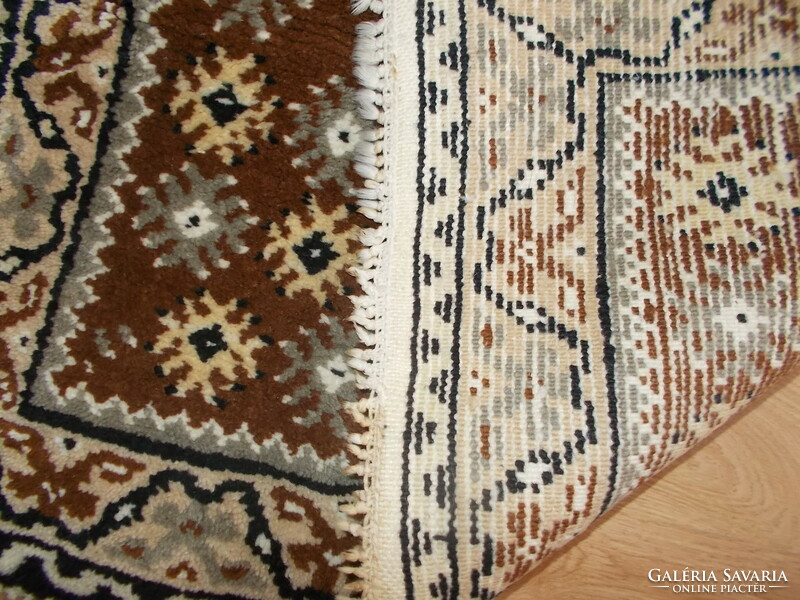 Kézi csomózású, Tuniszi szőnyeg.133 x 75  cm