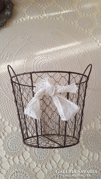 Rustic wire mesh metal basket egg holder, fruit holder, decoration