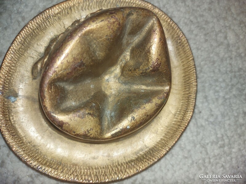 Hat-shaped ashtray, gilded copper, with scratches