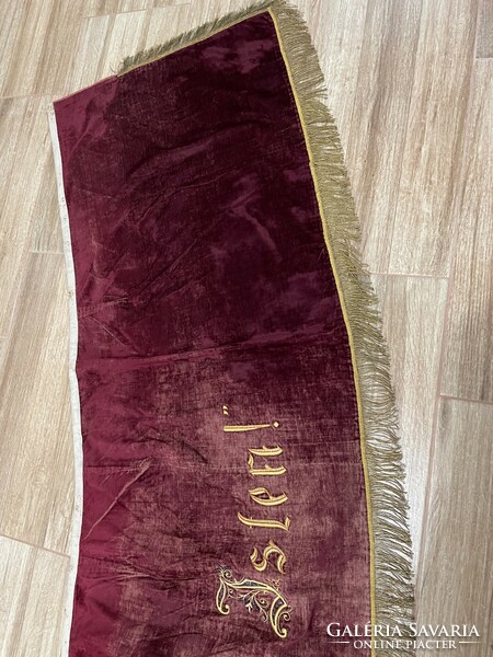 Baroque burgundy velvet antependium