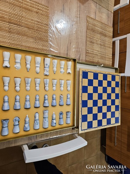 Ősz Szabó Antónia Aquincum sakkészlet 44x44 cm