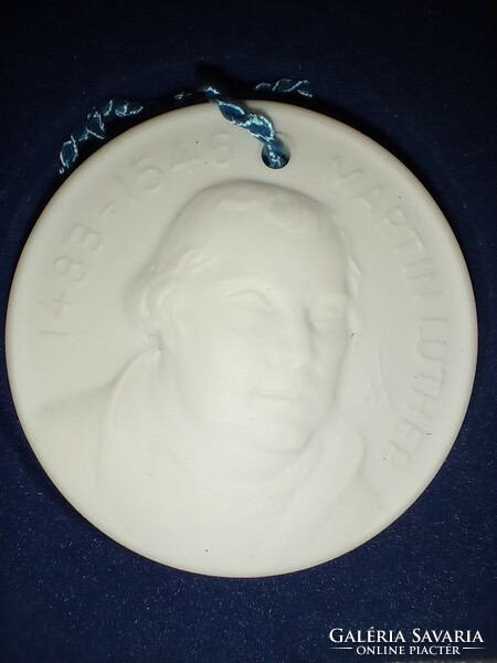Meissen porcelain commemorative coin of Martin Luther.