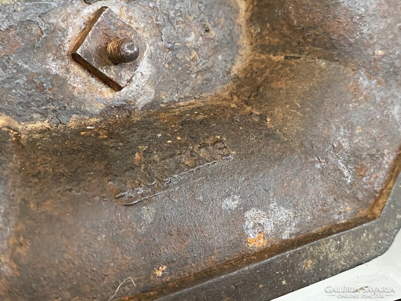 Mankács cast iron candle holder