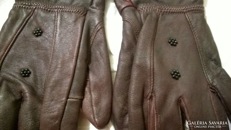 Quality women's leather gloves lined, chocolate brown, with small pearl decoration - at a cheap price!
