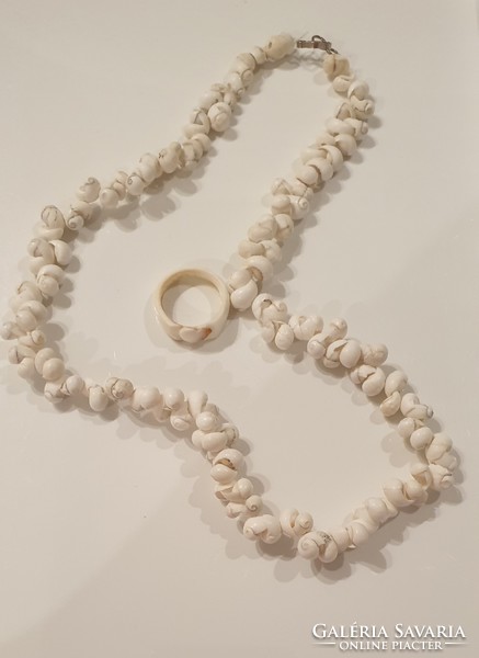 Shell necklace + 1 ring