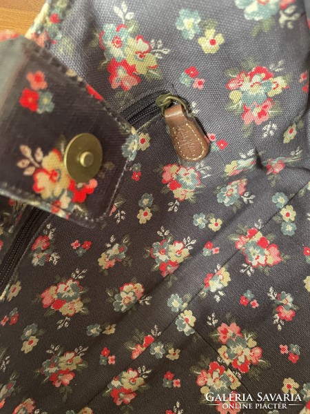 Cath Kidston csodás apró virágos oil clothes kézitáska