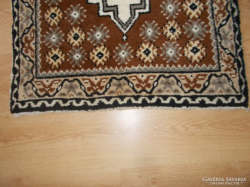 Kézi csomózású, Tuniszi szőnyeg.133 x 75  cm