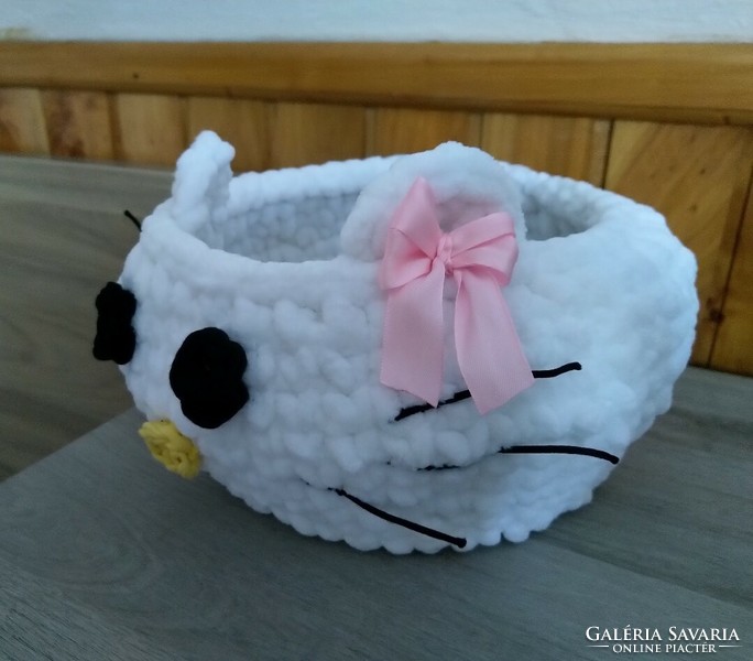 Crochet storage in the shape of Hello Kitty
