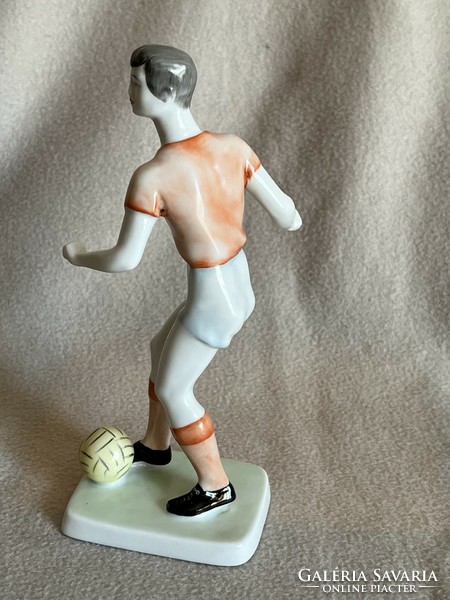 Hollóházi labdarúgó focista porcelán figura egyedi festéssel jelzés nélkül P0008)