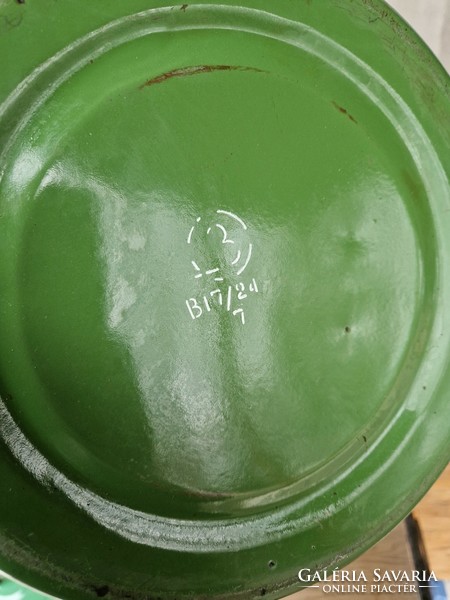 Zöld színű zománcos fedős vödör