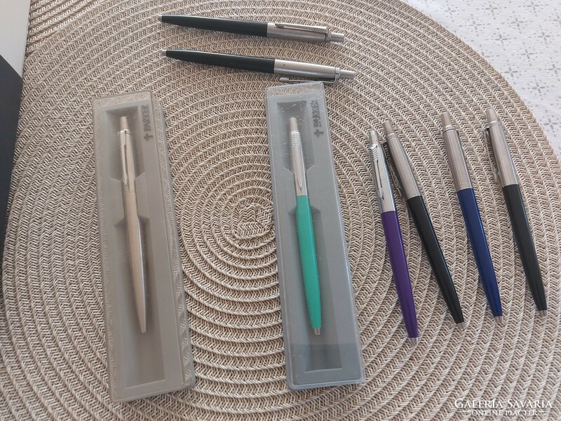 (K) parker pens and 2 boxes