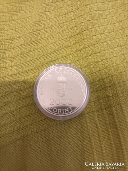 1998 as 2000 forint ezüst érme!Hősök tere!