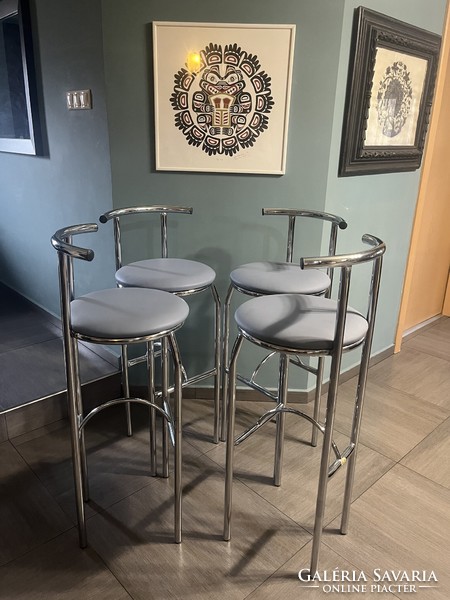 4 Goin German design bar stools, in mint condition!