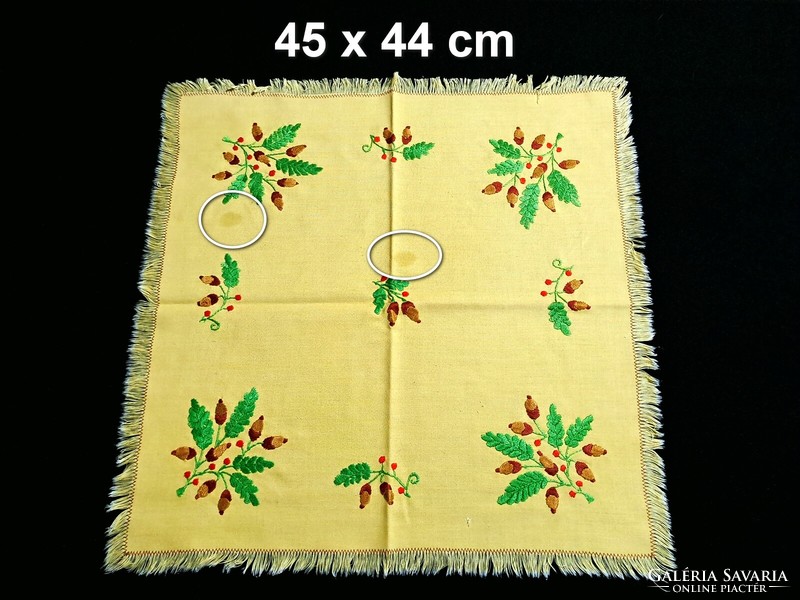 4 Pcs yellow tablecloth embroidered with acorn pattern, runner, dimensions in the pictures